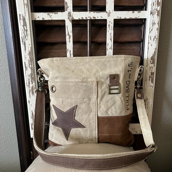 Myra Bag- Leather Star Crossbody - Picture 2 of 12
